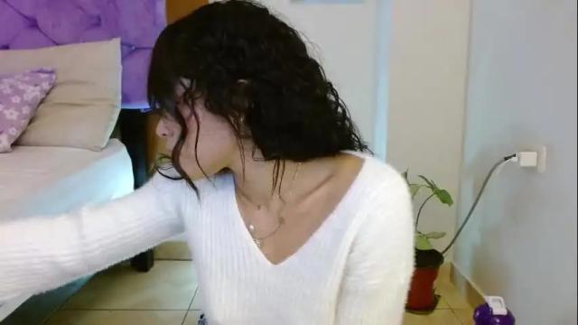 Image 12 of kiararose19 Stream on Chaturbate on 1 month ago