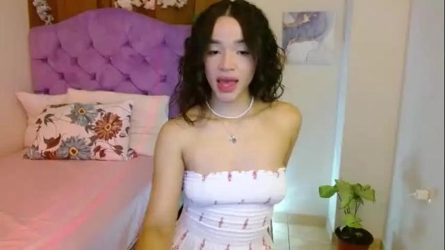 Image 4 of kiararose19 Stream on Chaturbate on 20 days ago