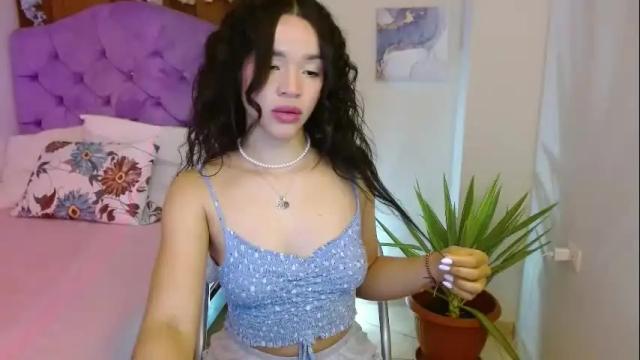 Image 2 of kiararose19 Stream on Chaturbate on 19 days ago