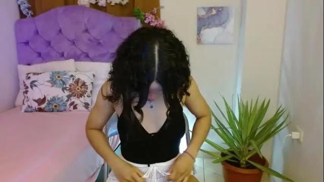Image 3 of kiararose19 Stream on Chaturbate on 13 days ago
