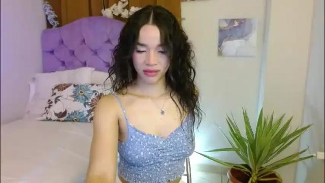 Image 12 of kiararose19 Stream on Chaturbate on 3 days ago