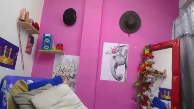 Image 4 of kiareth01 Stream on Chaturbate on 16 months ago