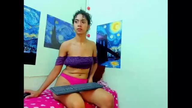 Image 6 of kiareth01 Stream on Chaturbate on 16 months ago
