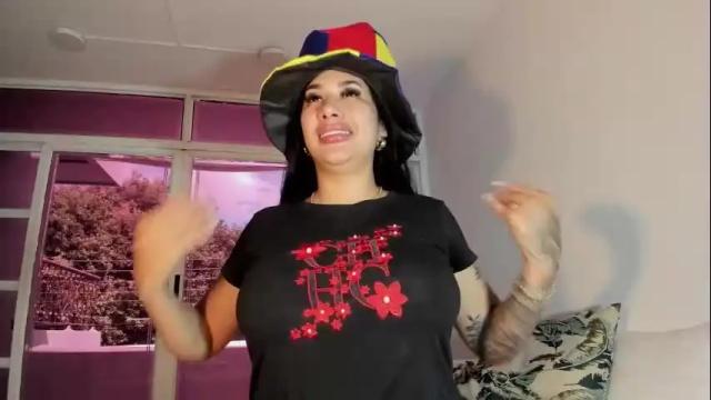 Image 2 of kiim_taaylor Stream on Chaturbate on 3 months ago