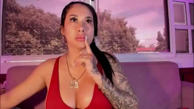 Image 4 of kiim_taaylor Stream on Chaturbate on 3 months ago