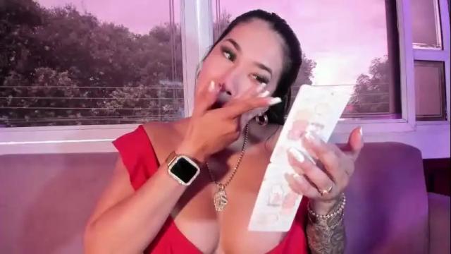 Image 2 of kiim_taaylor Stream on Chaturbate on 3 months ago