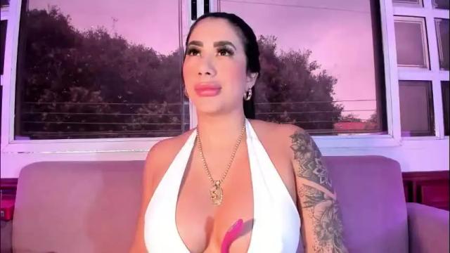 Image 4 of kiim_taaylor Stream on Chaturbate on 3 months ago