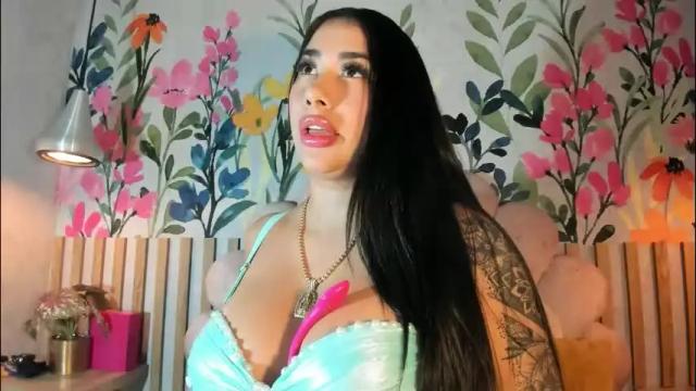 Image 3 of kiim_taaylor Stream on Chaturbate on 6 days ago