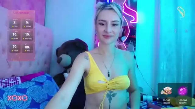 Image 4 of kiira_ra Stream on Chaturbate on 17 months ago