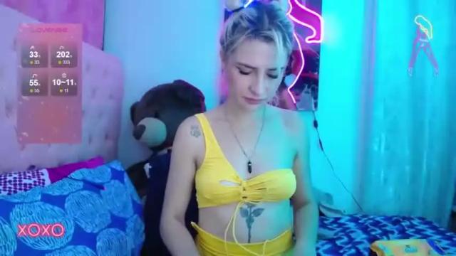 Image 7 of kiira_ra Stream on Chaturbate on 17 months ago