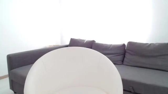 Image 6 of kiki_akai Stream on Chaturbate on 14 months ago
