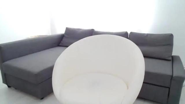 Image 11 of kiki_akai Stream on Chaturbate on 14 months ago