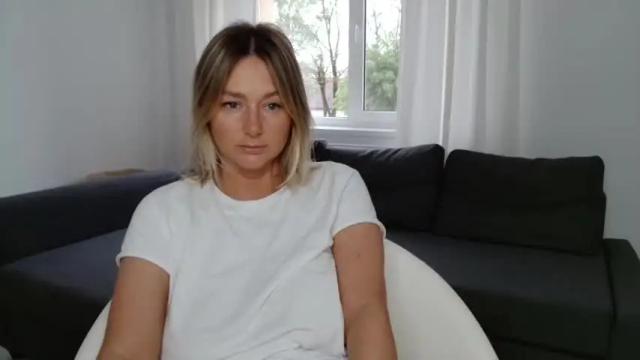 Thumbnail 1, kiki_akai's Stream at Chaturbate, 13 months ago
