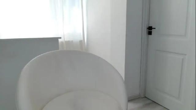Image 8 of kiki_akai Stream on Chaturbate on 1 month ago