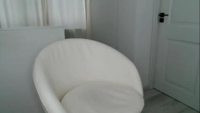 Image 7 of kiki_akai Stream on Chaturbate on 11 days ago