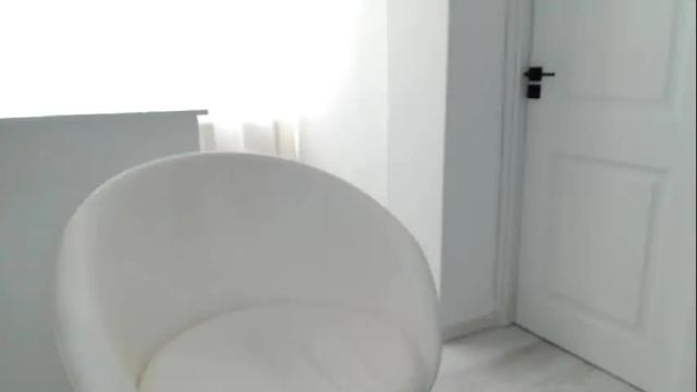 Image 10 of kiki_akai Stream on Chaturbate on 4 days ago