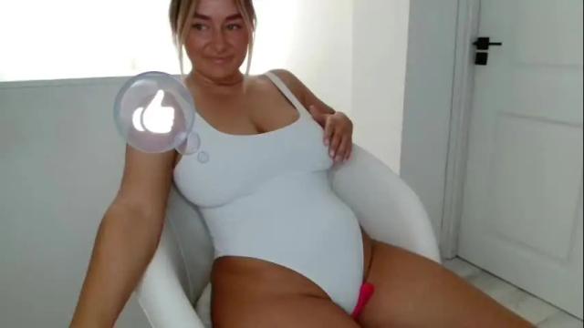 Image 7 of kiki_akai Stream on Chaturbate on 1 month ago