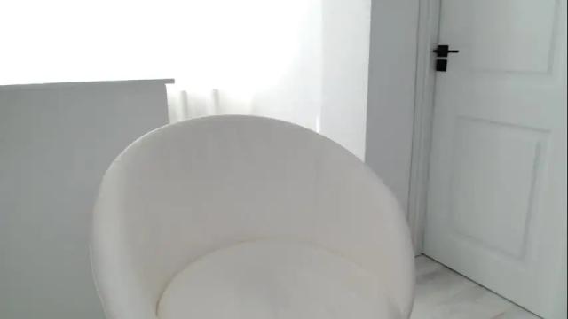 Image 7 of kiki_akai Stream on Chaturbate on 1 month ago