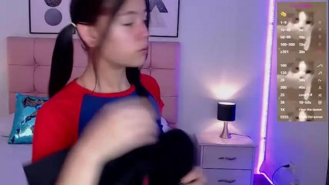 Image 12 of kiki_cams Stream on Chaturbate on 2 months ago