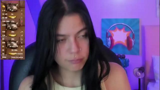 Thumbnail 1, kiki_cams's Stream at Chaturbate, 1 month ago