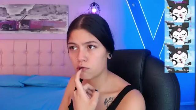 Image 3 of kiki_cams Stream on Chaturbate on 1 month ago