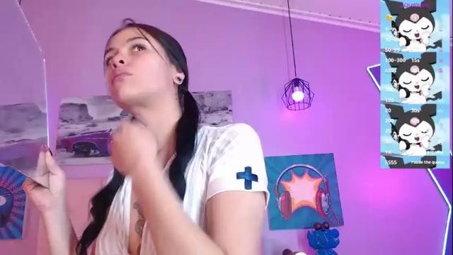 Image 3 of kiki_cams Stream on Chaturbate on 1 month ago