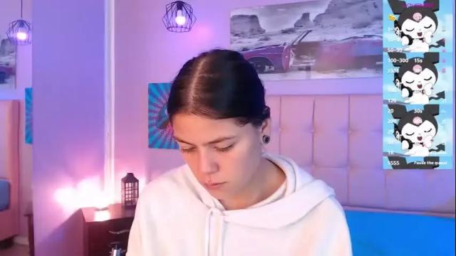 Thumbnail 1, kiki_cams's Stream at Chaturbate, 1 month ago
