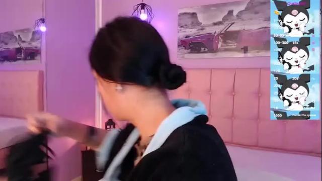 Image 3 of kiki_cams Stream on Chaturbate on 1 month ago