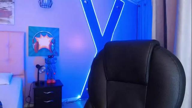 Thumbnail 1, kiki_cams's Stream at Chaturbate, 29 days ago