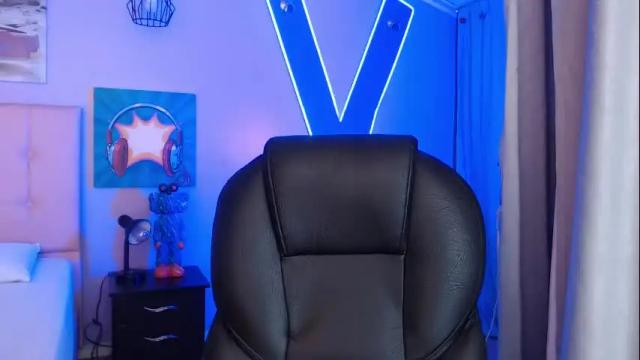 Image 2 of kiki_cams Stream on Chaturbate on 1 month ago