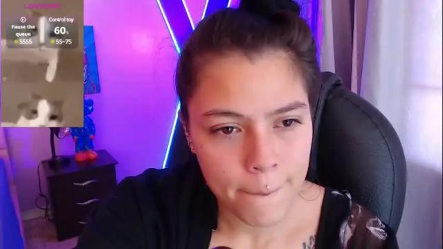 Image 2 of kiki_cams Stream on Chaturbate on 22 days ago