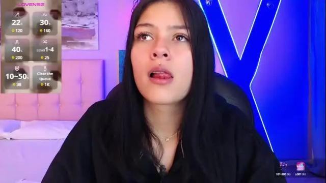 Image 8 of kiki_cams Stream on Chaturbate on 19 days ago