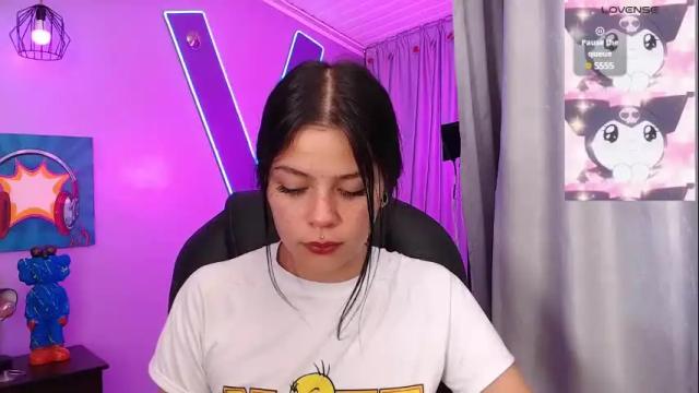 Image 7 of kiki_cams Stream on Chaturbate on 12 days ago