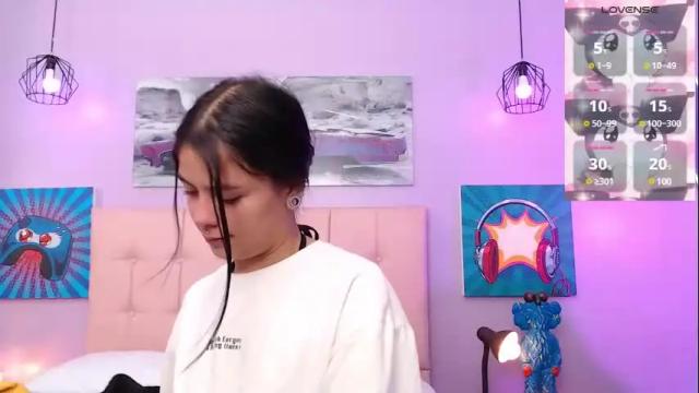 Image 10 of kiki_cams Stream on Chaturbate on 6 days ago