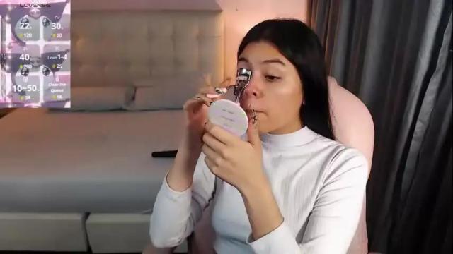 Image 7 of kiki_cams Stream on Chaturbate on 4 days ago
