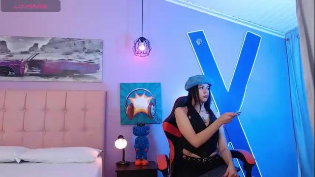 Thumbnail 1, kiki_cams's Stream at Chaturbate, 11 hours ago