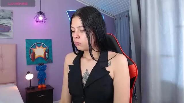 Image 11 of kiki_cams Stream on Chaturbate on 2 days ago