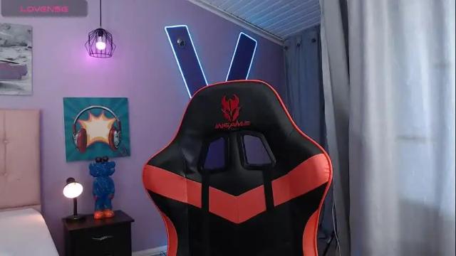 Image 12 of kiki_cams Stream on Chaturbate on 2 days ago