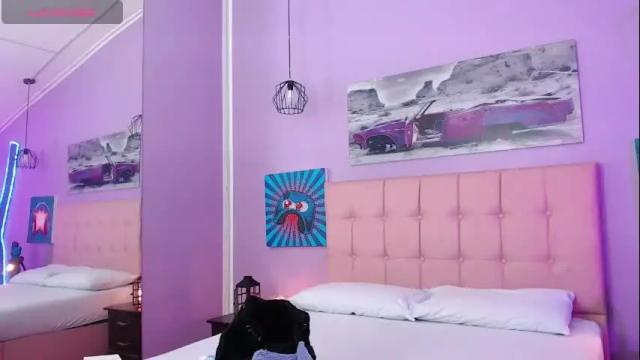 Image 2 of kiki_cams Stream on Chaturbate on 4 months ago