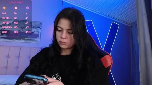 Image 4 of kiki_cams Stream on Chaturbate on 3 months ago
