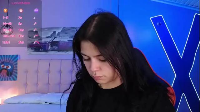 Image 7 of kiki_cams Stream on Chaturbate on 3 months ago