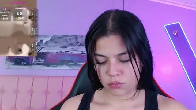 Image 10 of kiki_cams Stream on Chaturbate on 3 months ago