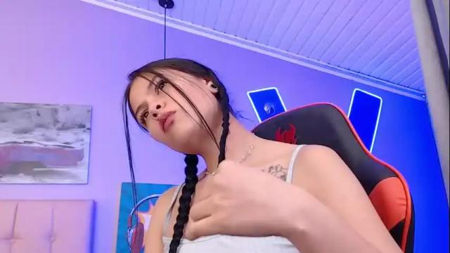Image 12 of kiki_cams Stream on Chaturbate on 3 months ago