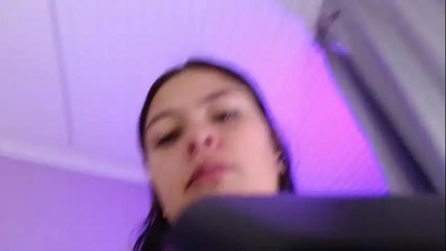 Image 4 of kiki_cams Stream on Chaturbate on 3 months ago