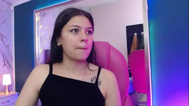 Image 3 of kiki_cams Stream on Chaturbate on 2 months ago