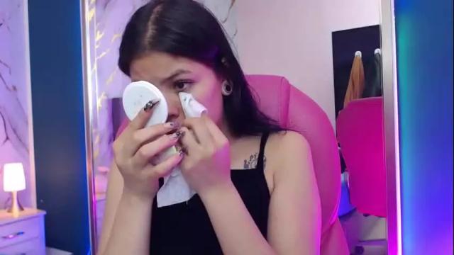 Image 6 of kiki_cams Stream on Chaturbate on 2 months ago