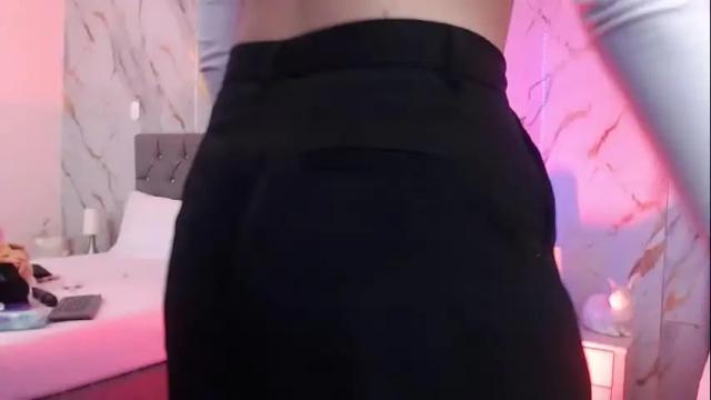 Image 3 of kiki_cams Stream on Chaturbate on 2 months ago