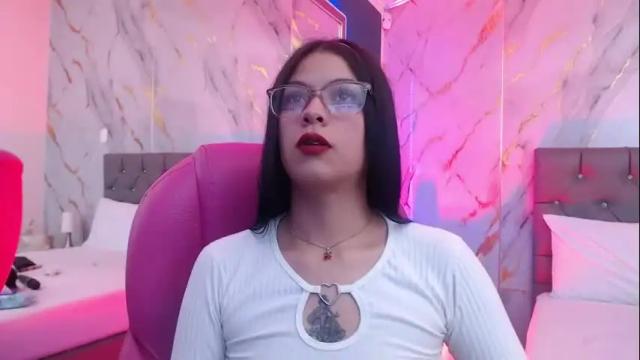 Image 8 of kiki_cams Stream on Chaturbate on 2 months ago