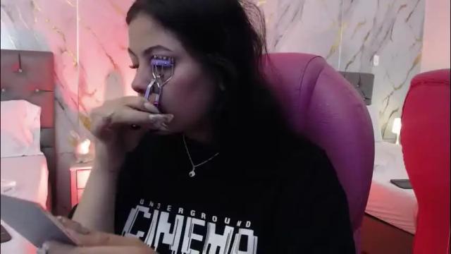 Thumbnail 3, kiki_cams's Stream at Chaturbate, 2 months ago