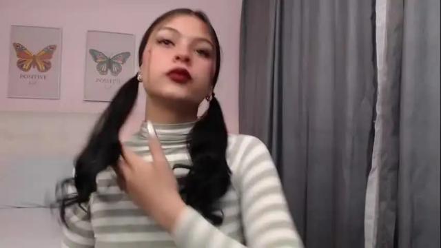 Image 3 of kiki_cams Stream on Chaturbate on 2 months ago